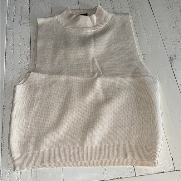 Forever 21 Elegant Cream Sleeveless 2 pc matching set NWOT - Picture 11 of 15